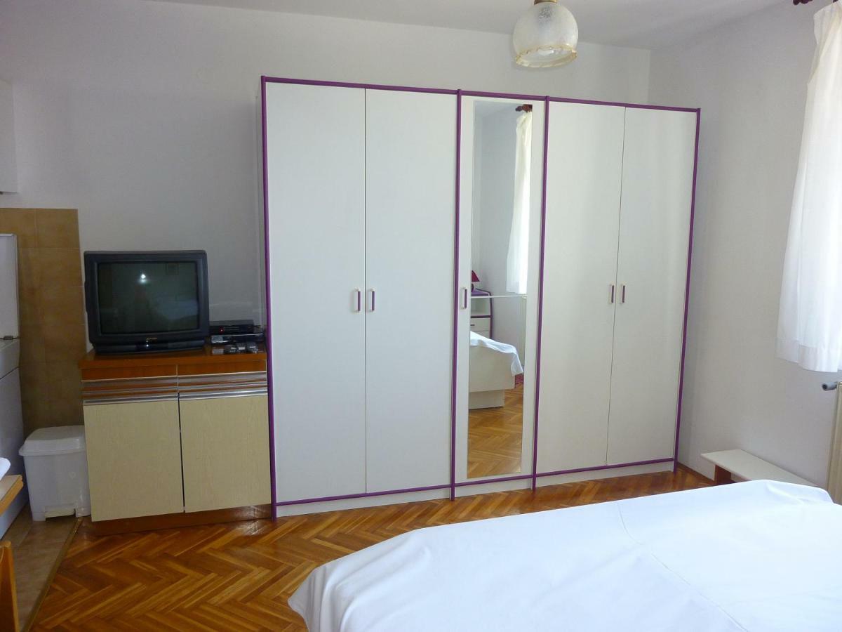 Studio Apartment Ozi 罗维尼 外观 照片